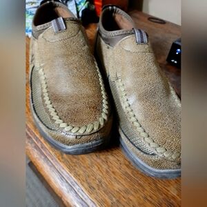 Brown Casual Loafers with Soft Suede Material and Thick Rubber Sole